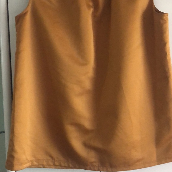 Top - Picture 2 of 2